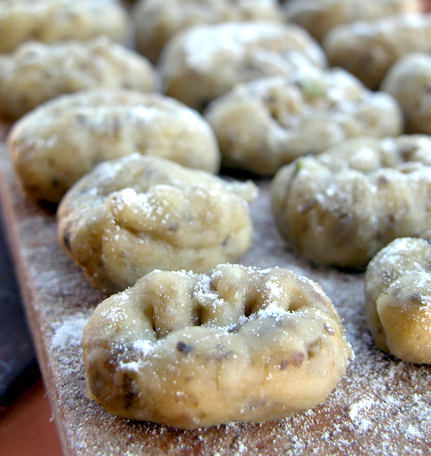 gnocchi di melanzane gnocchidimelanzane02 Gnocchi di melanzane al pomodoro fresco